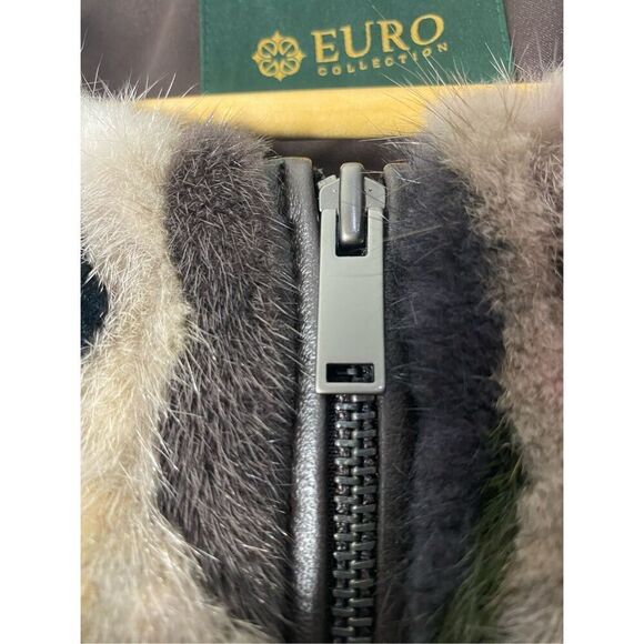 Medium, Euro Collections, unique fur vest, with leather trim. Like new condition - Picture 5 of 8